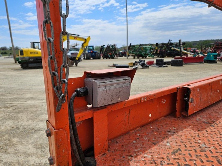 2015-jlg-2632es-image-24