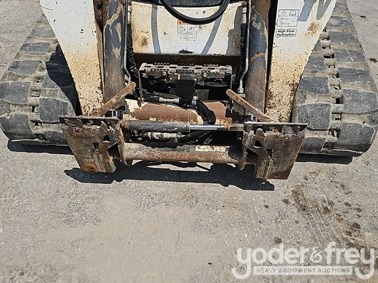 2021-bobcat-t870-image-14