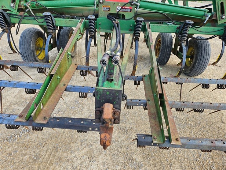 john-deere-28-image-22