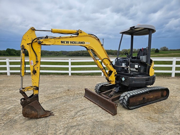 new-holland-e35sr-image-1