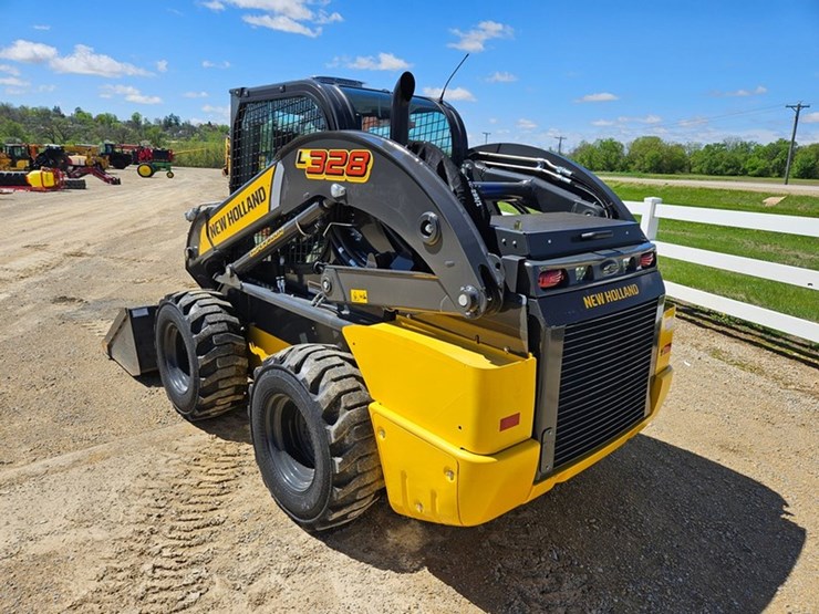new-holland-l328-image-3