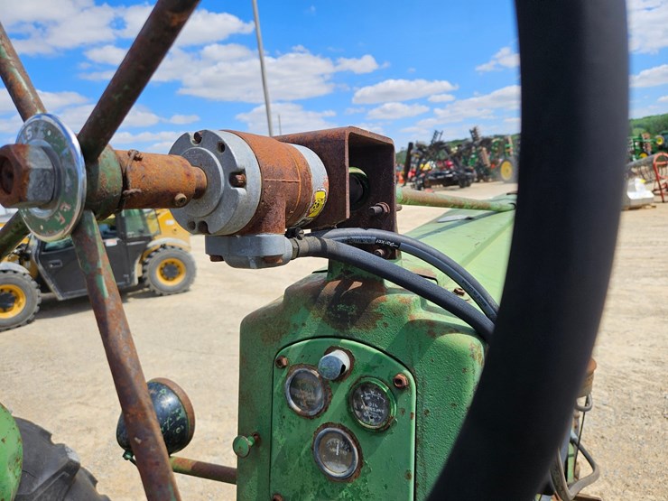 john-deere-70-image-30
