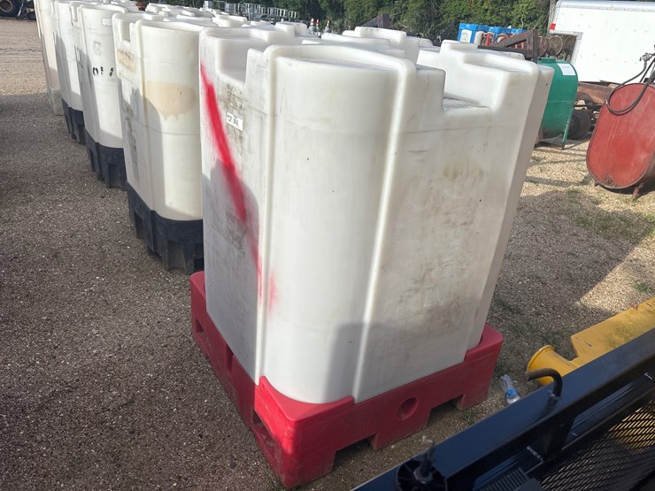 #1637-•-330-gallon-plastic-storage-oil-tank-image-1