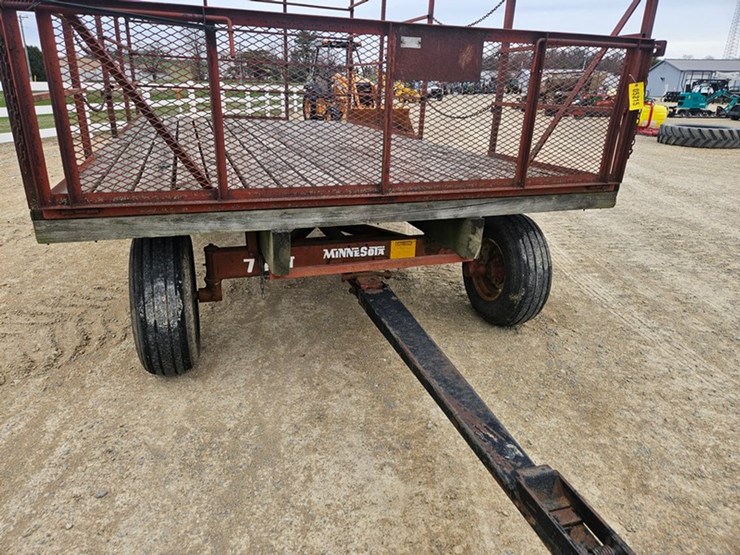 #5215-•-bale-wagon-minnesota-gear-image-10