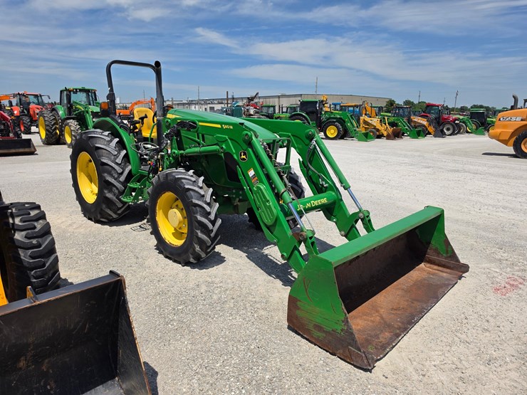 2022-john-deere-5100e-image-24