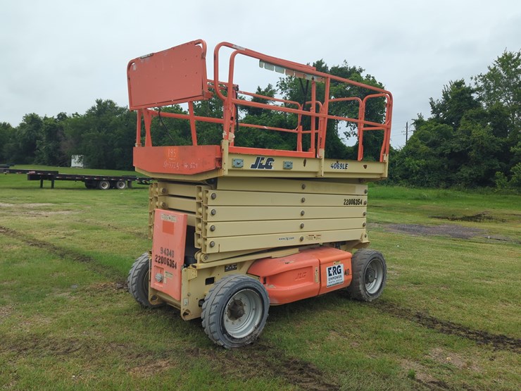 2002-jlg-4069le-image-2