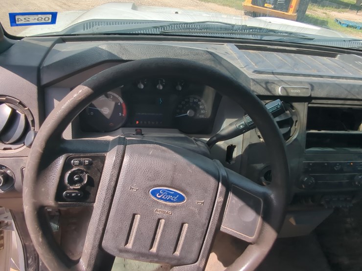 2016-ford-f550-image-14