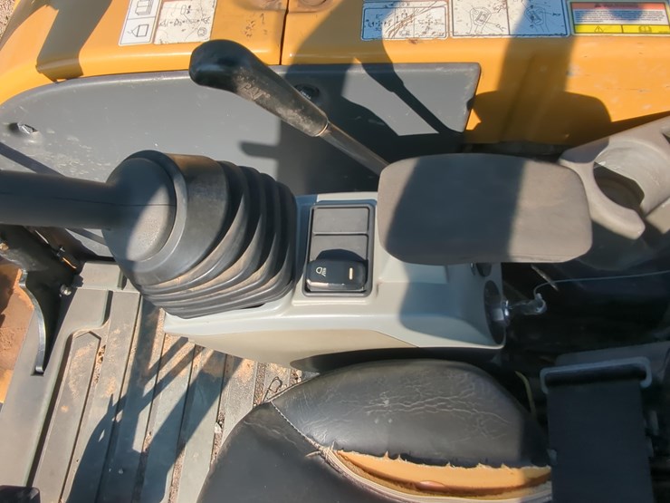 2021-caterpillar-305e2-image-18