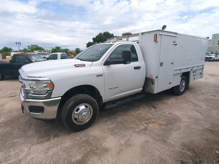 2022-dodge-3500hd-image-1