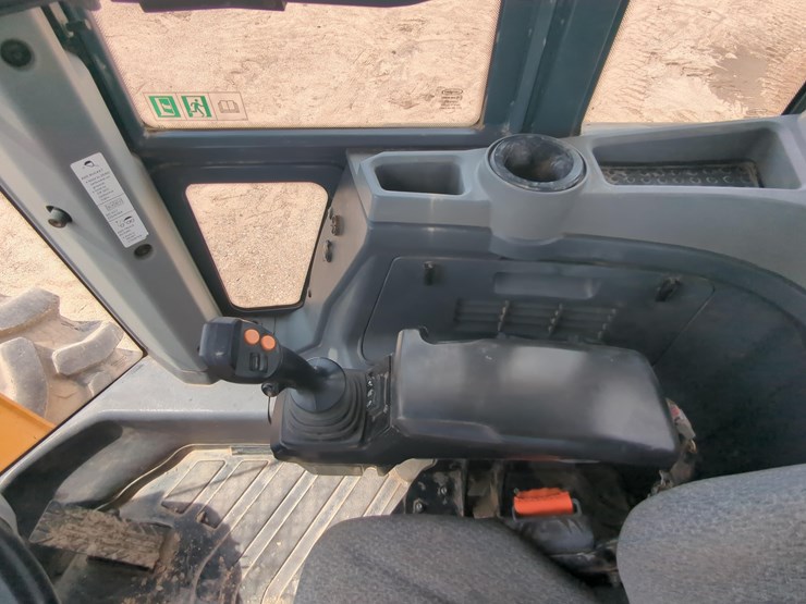 2022-deere-544p-image-14