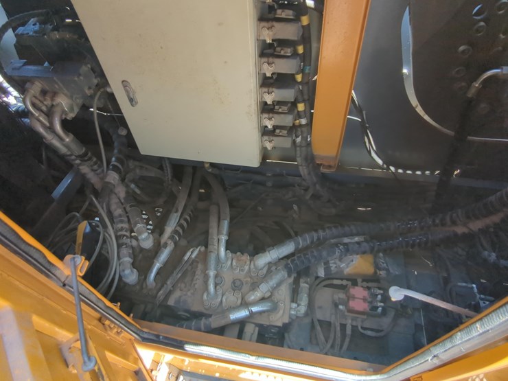 2015-sany-scc8100-image-21