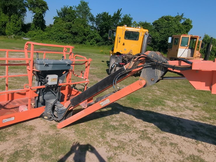 2017-jlg-660sj-image-7