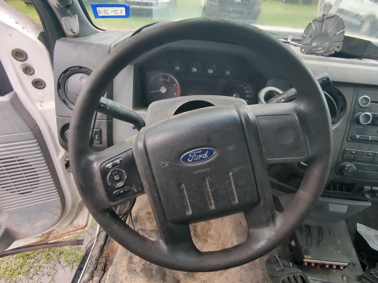 2015-ford-f550-image-12