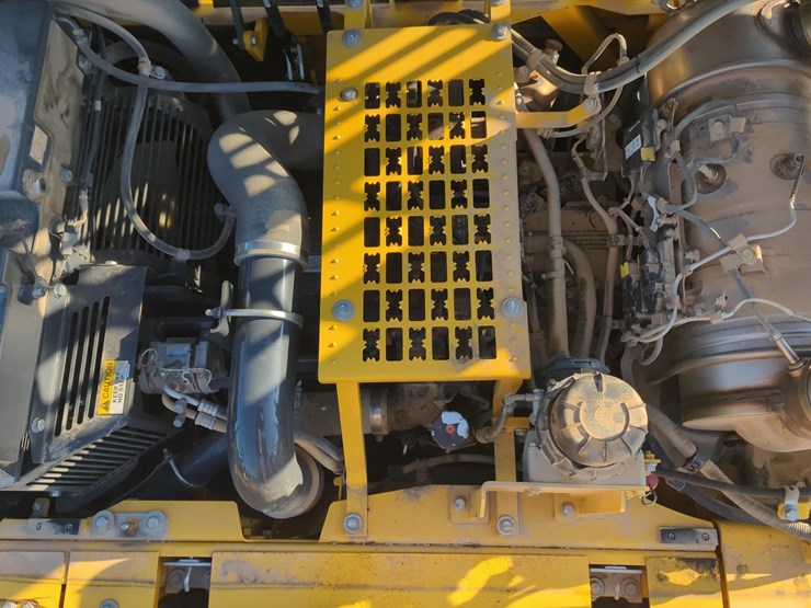 2022-komatsu-pc360-lc-11-image-19