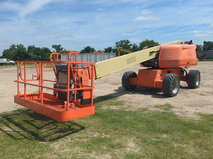 2018-jlg-600s-image-2