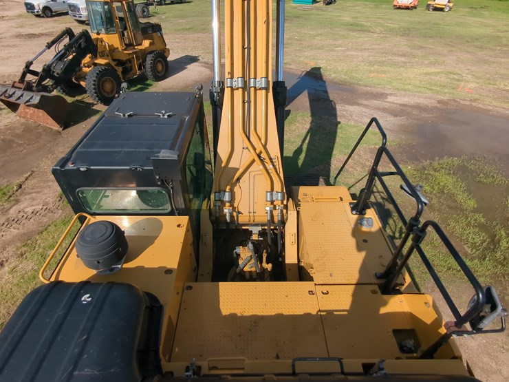 2017-caterpillar-336fl-image-17