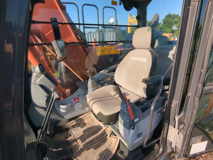 2018-hitachi-zx120-6-image-19