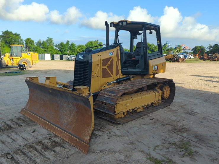 2022-caterpillar-d3-lgp-image-2