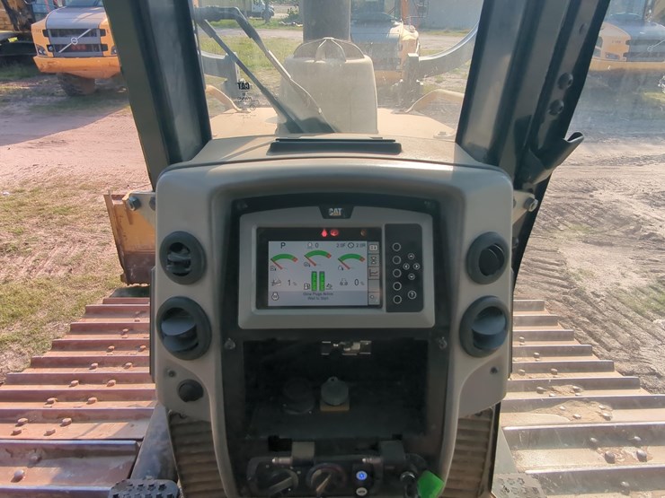 2019-caterpillar-d6n-lgp-image-21