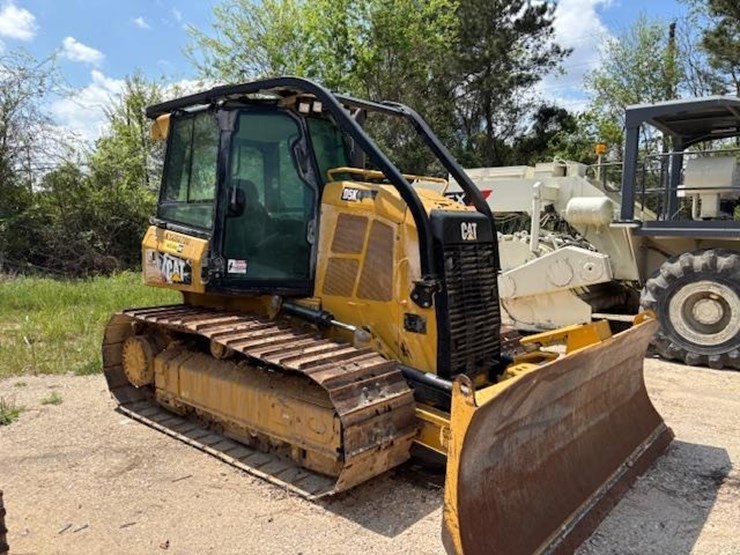2017-caterpillar-d5k2-lgp-image-1