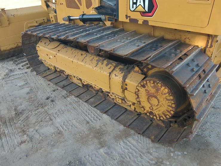 2022-caterpillar-d3-lgp-image-13