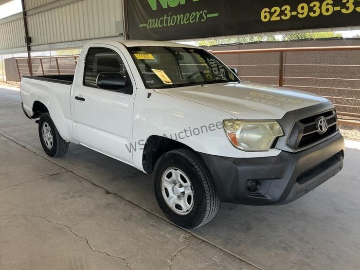 2014-toyota-tacoma-image-2