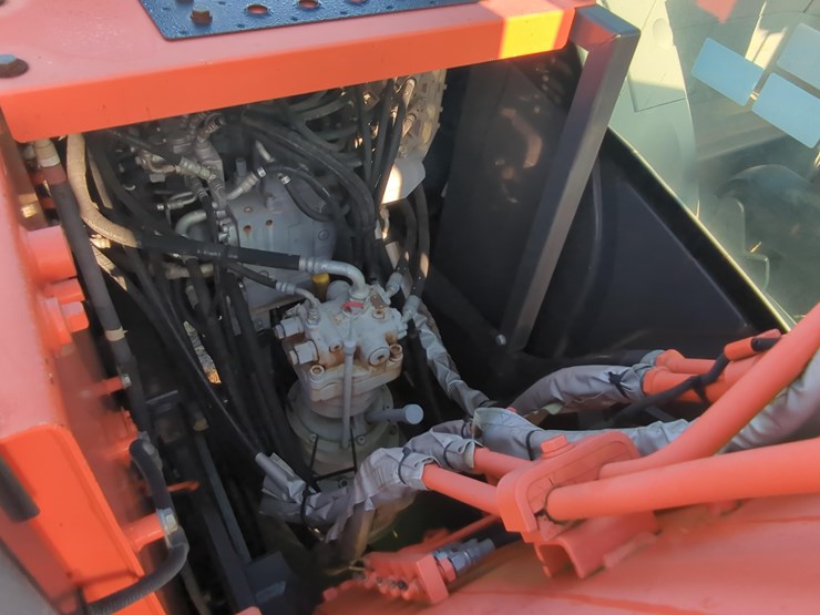 2018-hitachi-zx120-6-image-15