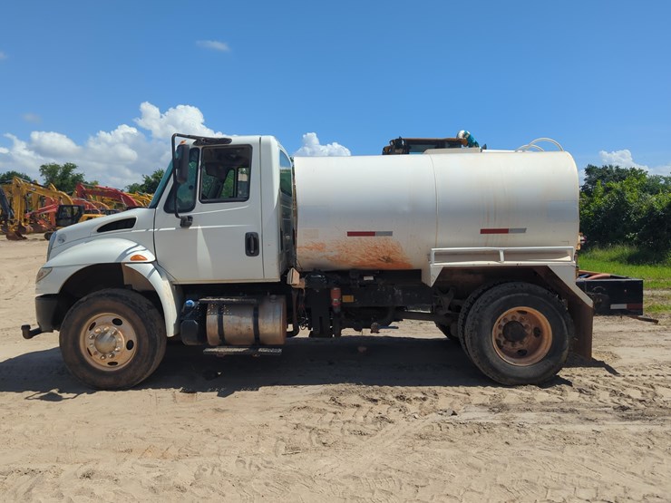 2017-international-durastar-4300-image-1