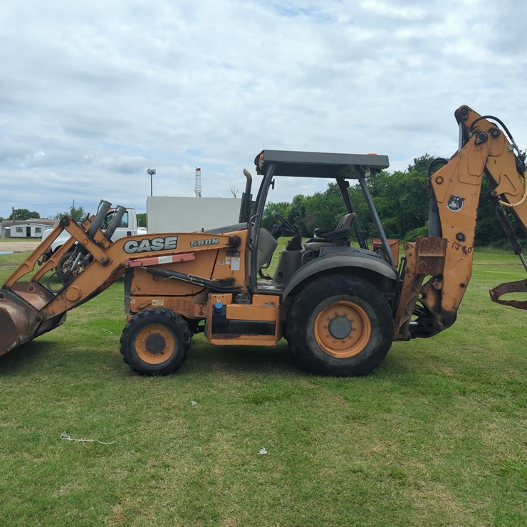 CASE 580N