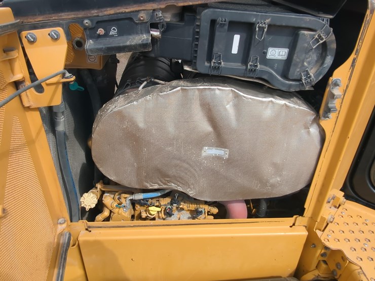 2020-caterpillar-d6-lgp-image-16