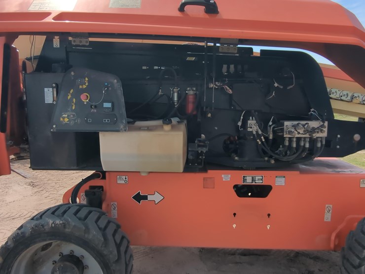 2018-jlg-600s-image-12