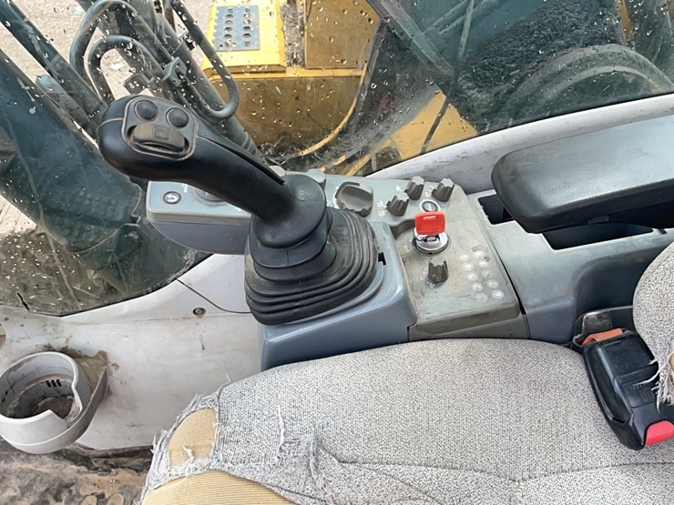 deere-210g-image-13
