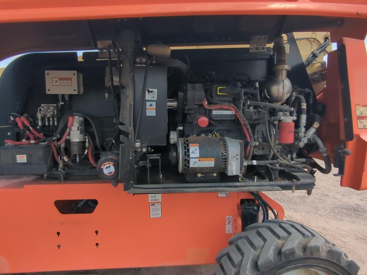 2018-jlg-600s-image-16