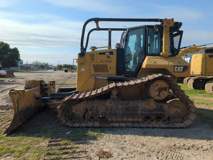 2019-caterpillar-d6n-lgp-image-1
