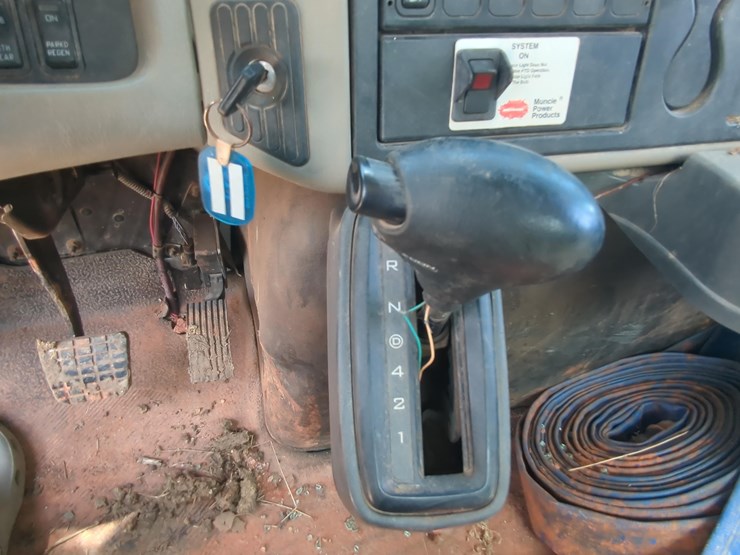 2017-international-durastar-4300-image-18
