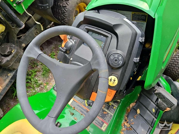 2019-john-deere-x330-image-7
