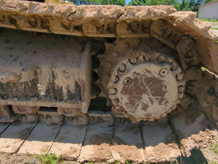 2019-caterpillar-330-image-13