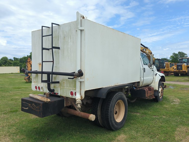 2000-ford-f750-image-4