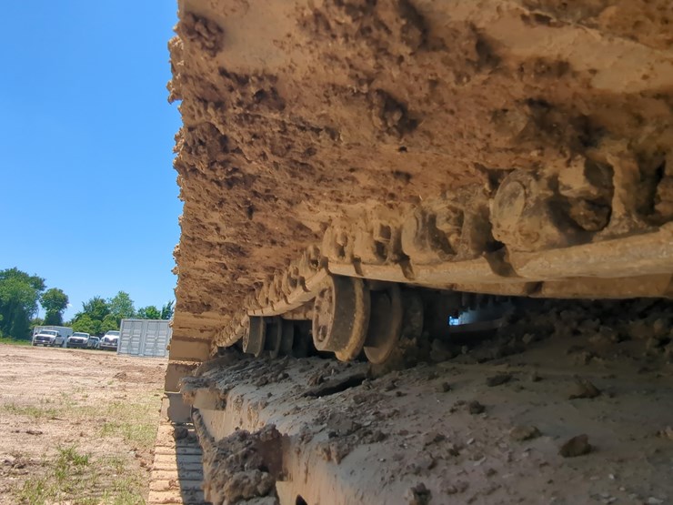 2019-caterpillar-330-image-14