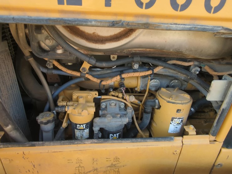 2019-caterpillar-d6n-lgp-image-16