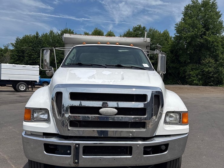 2008-ford-f750-xl-image-14