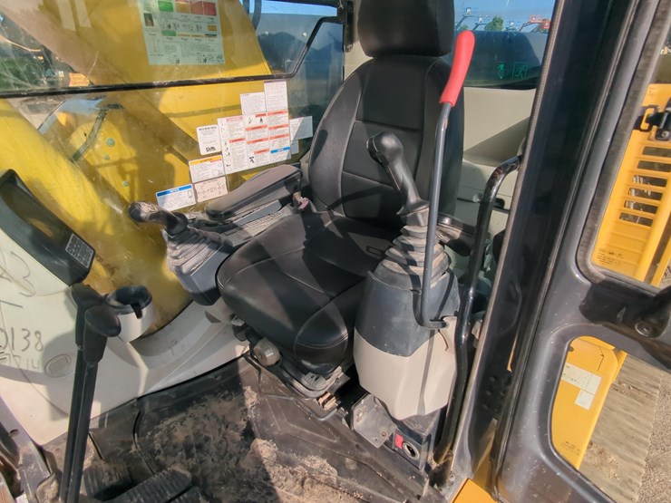 2020-kobelco-sk270-lc-image-19