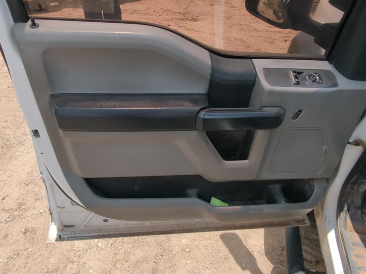 2017-ford-f550-image-11