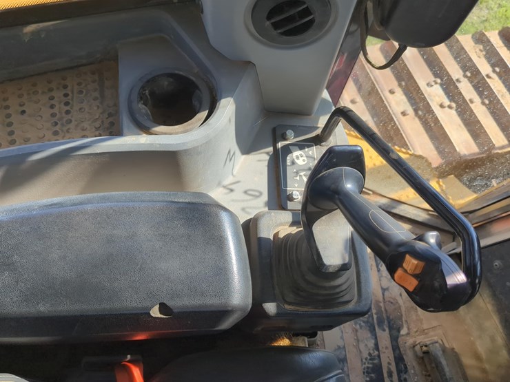 2022-john-deere-850-image-20