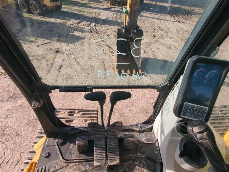 2020-kobelco-sk270-lc-image-22
