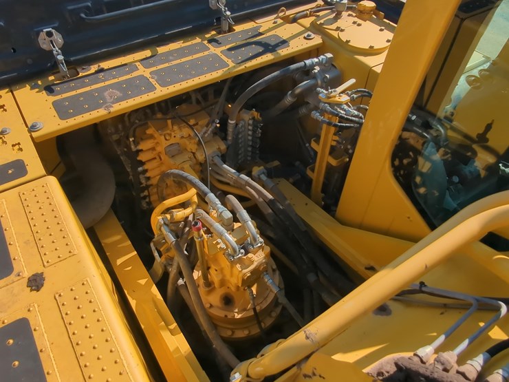 2022-komatsu-pc360-lc-11-image-16