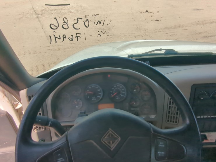 2017-international-durastar-4300-image-19