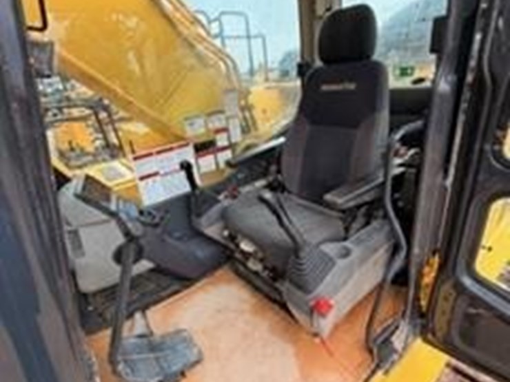2022-komatsu-pc360-lc-11-image-11