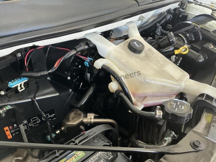 2017-chevrolet-express-2500-image-13