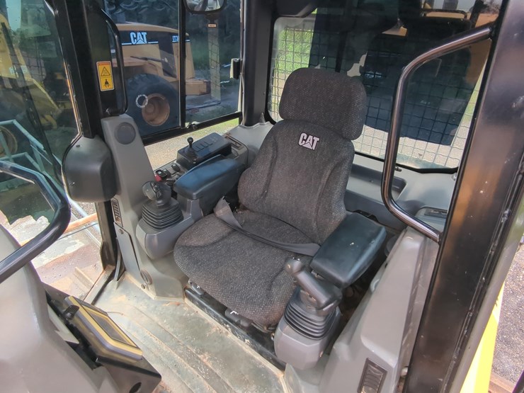 2017-caterpillar-d6t-xw-image-17